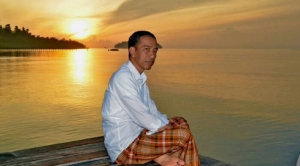 GoRiau Begini Gaya Jokowi Nikmati Sunrise Pertama 2016 di Raja Ampat