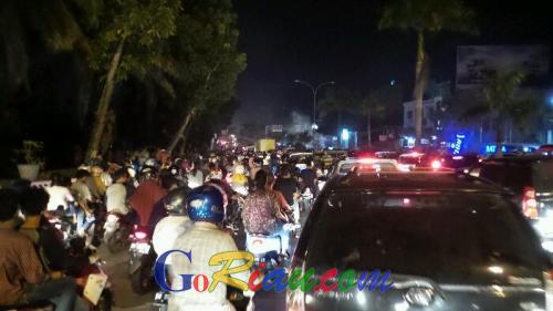 Om Macet Om, Antrian Kendaraan di Jalan Sudirman dan Arifin Ahmad Pekanbaru Capai 2 Kilometer Lebih