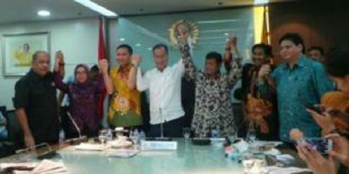 Kubu Agung Laksono Klaim Fraksinya di DPR Tetap Sah