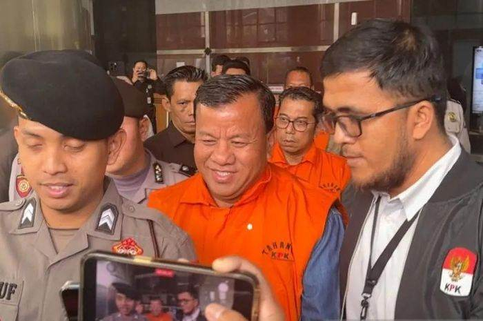 Bupati Kuansing Suhardiman Amby dan Sekda Zulkarnain Resmi Ditahan KPK