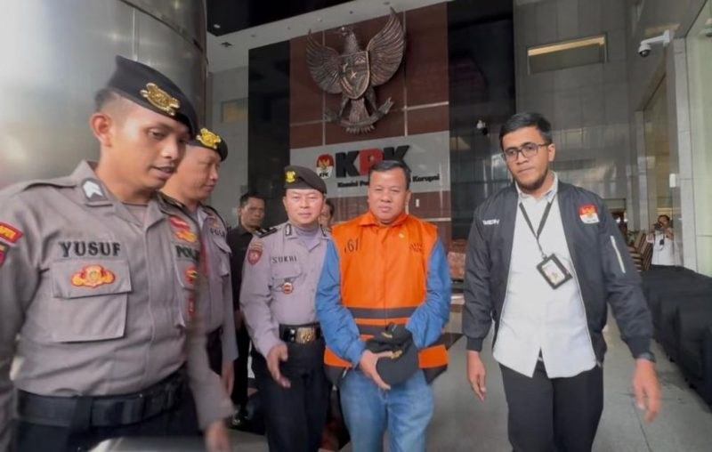 Bupati Kuansing Resmi Berompi Oranye Terkait Kasus Suap Jabatan