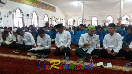 Sambut Tahun Baru Islam, Sore Ini Ribuan Umat Muslim di Pelalawan Ikuti Khatam Al-Quran