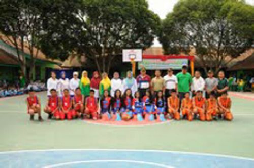 Danrem 031/WB Resmikan Lapangan Basket SMP Kartika 1-5 Pekanbaru