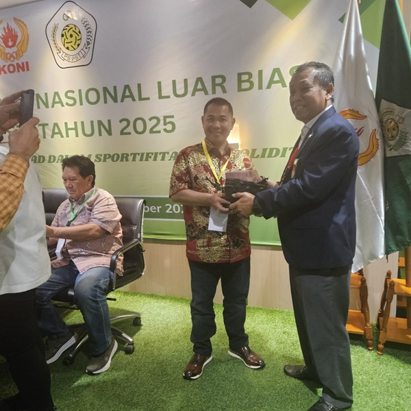 KONI Serahkan Uang Rp1 Miliar, Purwadi: Surianto Sah Jadi Ketua Umum PB PSTI