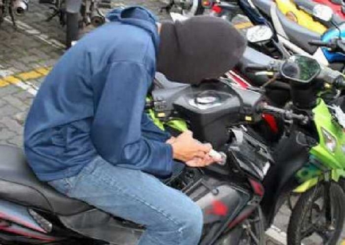 Maling Beraksi di Parkiran Kampus UIN Suska Pekanbaru, 2 Sepeda Motor Raib Sekaligus
