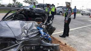 GoRiau Honda Civic Tabrak Truk Fuso, Ibu dan 2 Anaknya Tewas