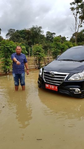 Setiap Hujan Deras, Ruas Jalan Provinsi Riau yang Menghubungkan Mudik Ulo - Koto Kombu Terendam