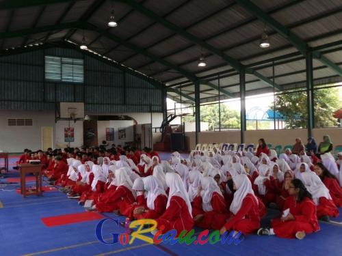 Hadapi UNBK 2018, Pelajar SMAS Cendana Duri Antusias Ikuti Motivasi dari Ustaz Sarman Mirja