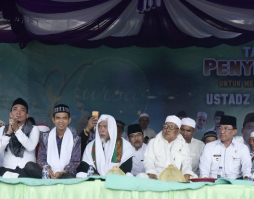 Puluhan Ribu Masyarakat Penuhi Halaman Masjid Pulau Kijang untuk Saksikan UAS