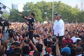 Lepas Gerak Jalan Sehat di Kendari, Jokowi Tak Sebut Dua, dari Tiga Langsung Satu