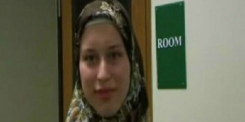 Setelah Baca Buku 5 Halaman Tentang Islam, Gadis Cantik Rusia Bersyahadat