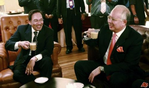 Pemilu Malaysia, Pertempuran Sengit Dua Seteru