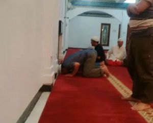 GoRiau Usai Sujud Syukur, Novel Baswedan Diantarkan ke Rumah Diiringi Salawat dan Takbir