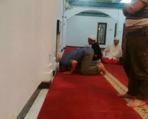 Usai Sujud Syukur, Novel Baswedan Diantarkan ke Rumah Diiringi Salawat dan Takbir