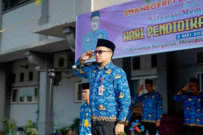 Pimpin Peringatan Hardiknas di SMAN 1 Bangkinang, Kadisdik Riau Ingatkan guru dan Siswa Terapkan Hal Ini