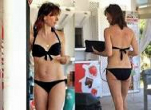 GoRiau Saat PM Inggris Ikuti KTT Eropa, Istrinya Liburan Pakai Bikini, Ini Fotonya