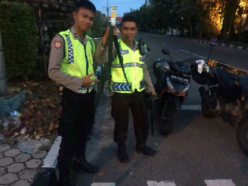 Tenteng <i>Gear</i> Motor Usai Salat Subuh, Segerombolan Remaja di Jalan A Yani Pekanbaru Dibubarkan Polisi