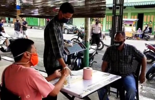 Ajak Warga Patuhi Protokol Kesehatan, Polsek Bangko Rohil Buat Film Pendek Cara Ngopi Asyik Saat Pandemi