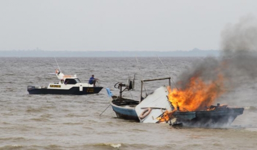 Tangkap Ikan di Perairan Bengkalis, Kapal Nelayan Malaysia Dieksekusi
