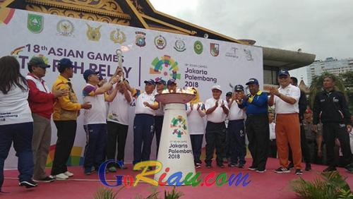 Disinggahi Api Obor Asian Games XVIII 2018, Gubri: Ini Motivasi Generasi Muda Riau Tingkatan Prestasi Olahraga