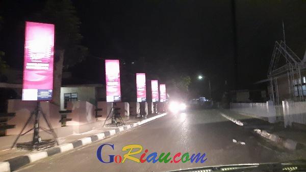 Waduh! Gudang Garam Berdiri di Trotoar Jalan Kota Telukkuantan