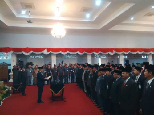 Oalaaa, Plt Gubernur Riau Lantik 2 Pejabat untuk Satu Posisi yang Sama