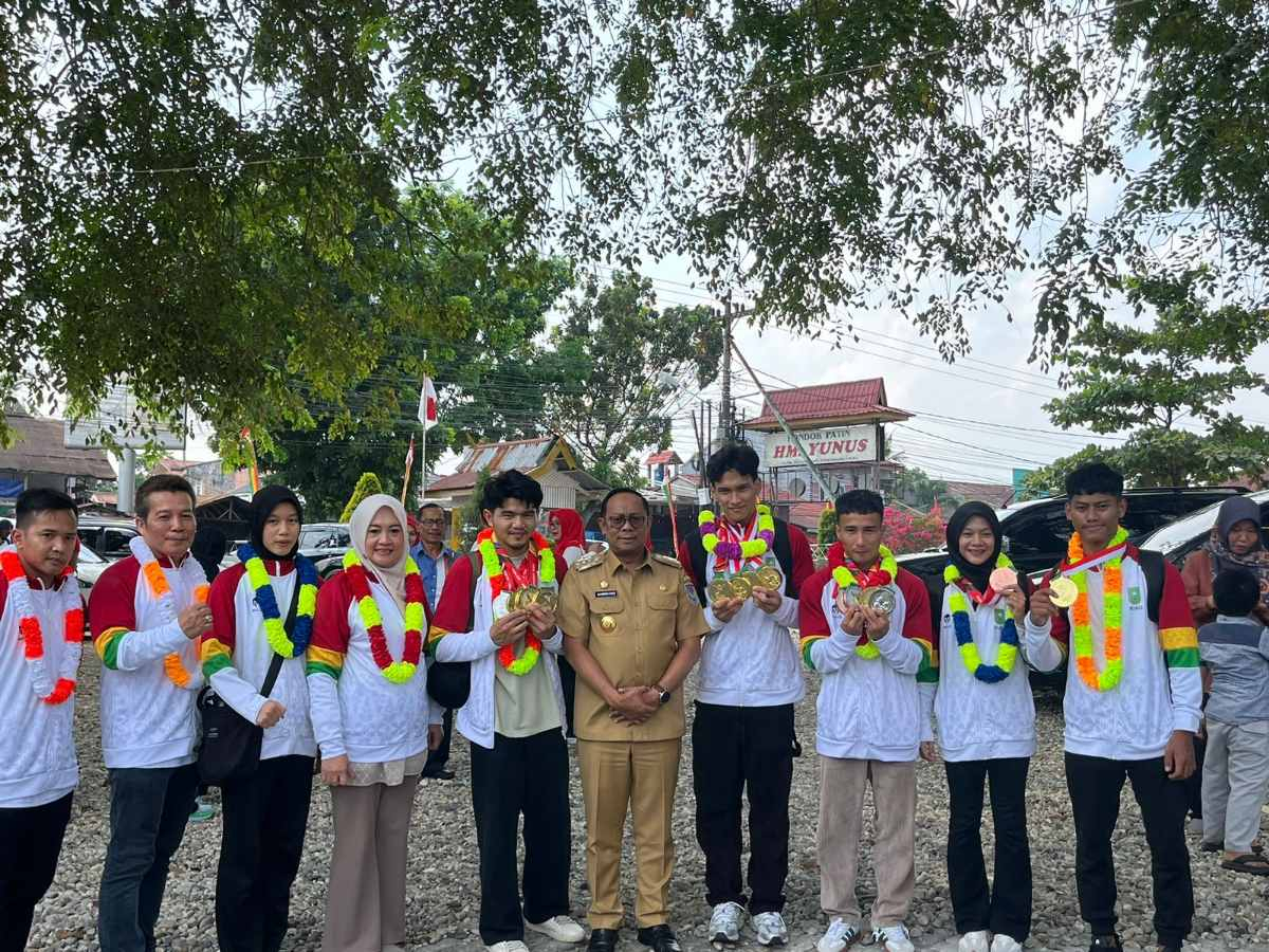 Bawa Pulang 6 Medali Emas PON XXI Aceh - Sumut, Kontingen Senam Riau Disambut Gubernur Riau