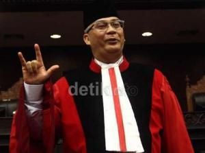 Astaga, Pejabat yang Ditangkap KPK Adalah Ketua MK dan Anggota DPR Berinisial CN