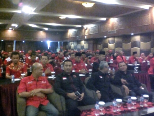 Lantik Saksi, PDIP Riau Siapkan Hadiah Bagi Pelapor Kecurangan di Pilakada Serentak