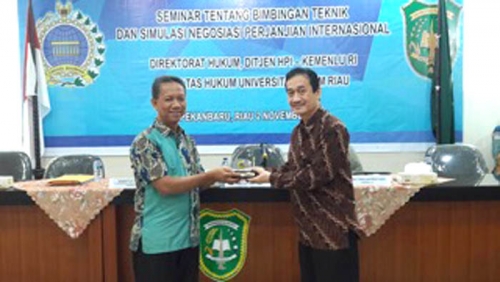 Kemenlu RI Bimbing Dosen Fakultas Hukum UIR untuk Teknik Negosiasi Perjanjian Internasional