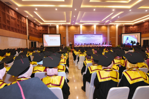 227 Mahasiswa D3 Kesehatan Universitas Abdurrab Diwisuda