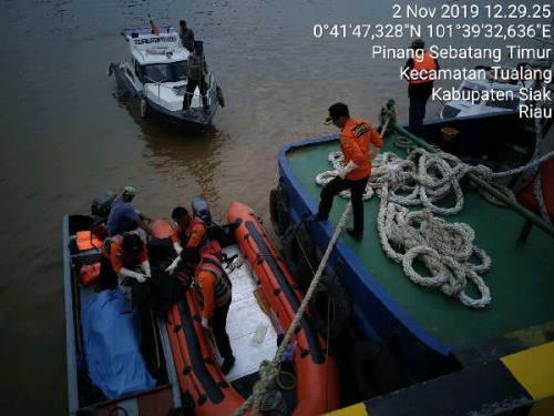 ABK Tug Boat Noah 08 yang Tenggelam di Sungai Siak Tualang Ditemukan Dalam Keadaan Meninggal Dunia