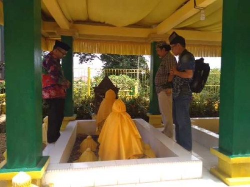 Silaturahmi Ruhaniyah, Penulis Riau Ziarahi Makam Raja Ali Haji