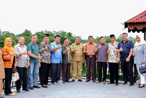 Wagubri Silaturahmi dengan Ikanas Riau di Taman Gembira Durilengkeng