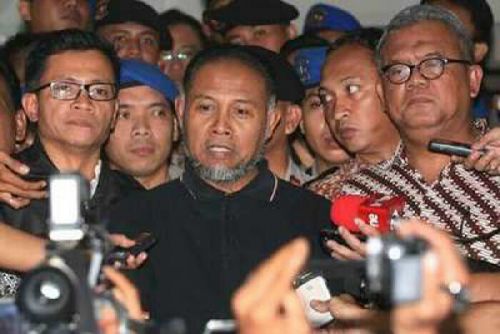 Berangkat Kerja ke Kantor KPK, Bambang Diikuti Innova Berisi Polisi dan TNI