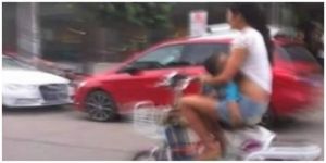 GoRiau Ini Foto Ibu Menyusui yang Menghebohkan (2)