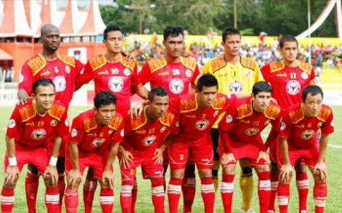 Gara-gara Kabut Asap Riau, Semen Padang Latihan Pakai Masker