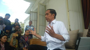 Jokowi Perintahkan Kapolri Tangkap Penimbun dan Penjual Masker dengan Harga Tinggi