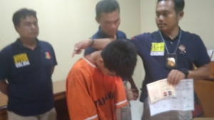 GoRiau Menyamar Jadi Pria, Wanita Cantik Ini Cabuli Remaja Berusia 16 Tahun, Begini Ketahuannya