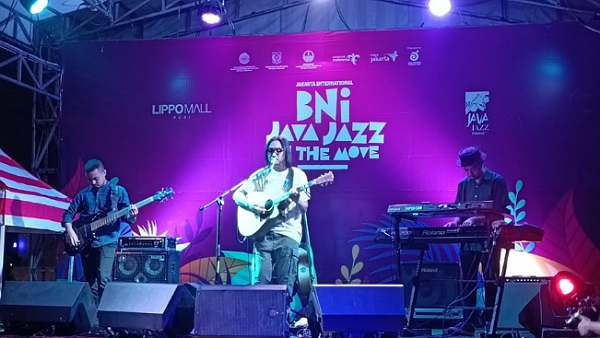 BNI Java Jazz On The Move Obati Kerinduan Fans Pada Suara Endah N Rhesa