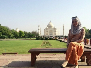 GoRiau Hijab Selamatkan Artis Nabila Syakieb dari Gelombang Panas di India