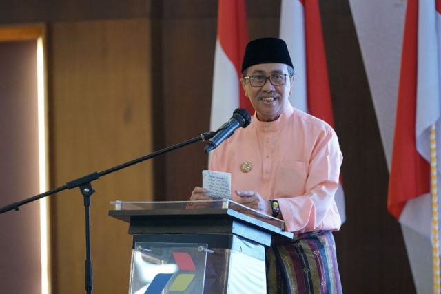 Gubernur Riau Minta Menpan RB Naikkan Status Guru Honor Jadi P3K