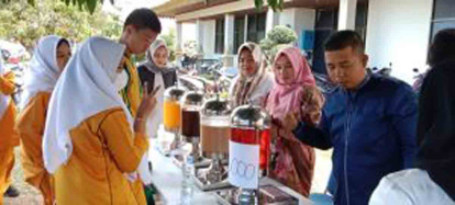 GoRiau Perayaan Hari Jadi Riau ke-66: Perlombaan Tradisional dan Kisah Sukses Pramusaji Berjualan Minuman