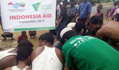 Alhamdulillah, Tim Dompet Dhuafa Berhasil Masukkan 20 Sapi Kurban ke Kamp Muslim Rohingya di Myanmar
