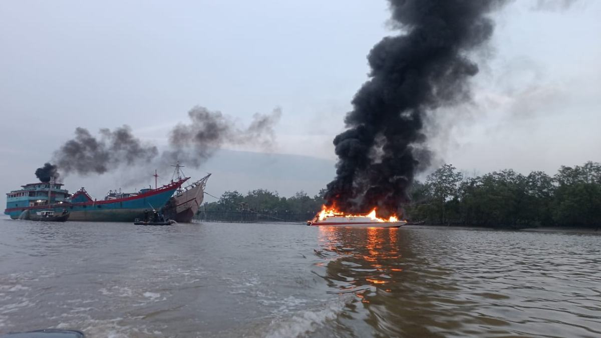 Usai Isi Bahan Bakar, Speedboat Porti Express 22 Terbakar di Perairan Meranti