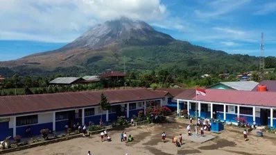 Gunung Sinabung Erupsi, 650 Warga Kuta Tengah Dievakuasi