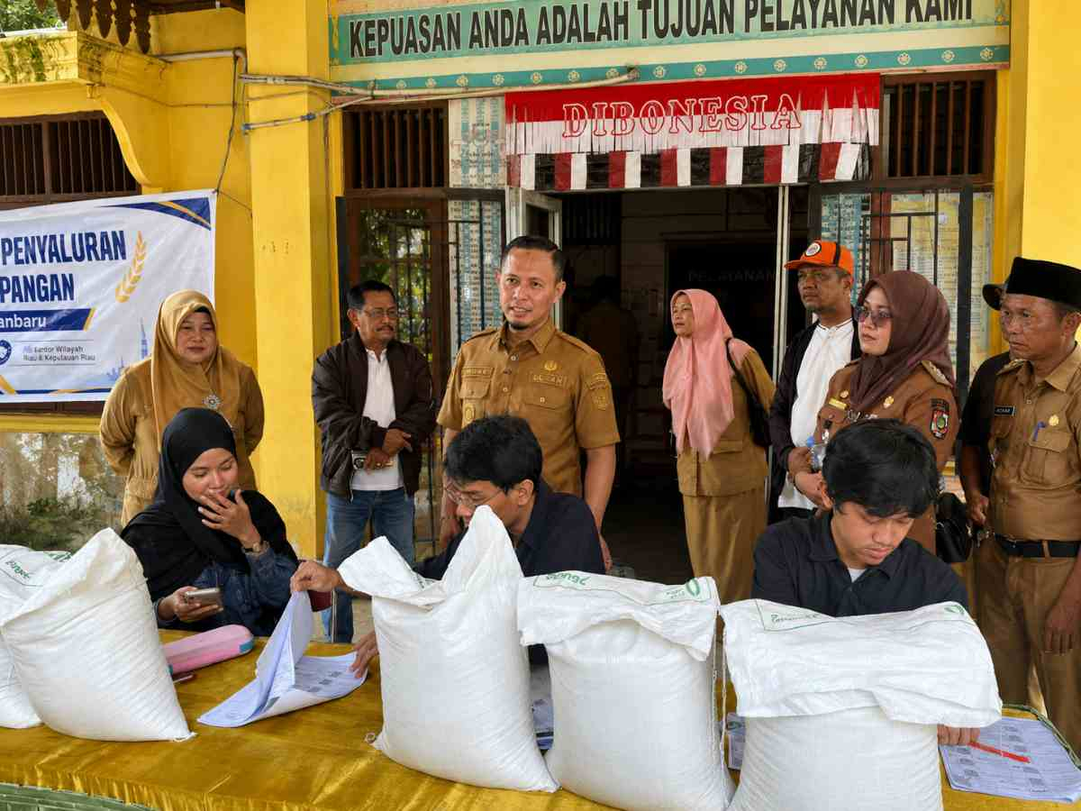Ringankan Beban Warga, Pemkot Pekanbaru Mulai Salurkan Bantuan Beras ke 60.478 Penerima