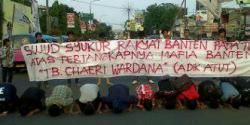 Waduh... Adik Atut Ditangkap KPK, Warga Banten Malah Sujud Syukur