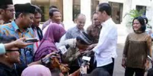 GoRiau Tukang Tusuk Sate Penghina Jokowi Dibebaskan dan Diantarkan Polisi ke Rumahnya