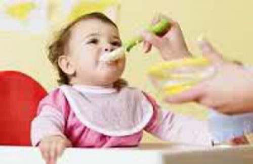 Ingat, 9 Jenis Makanan Ini Tidak Baik untuk Bayi